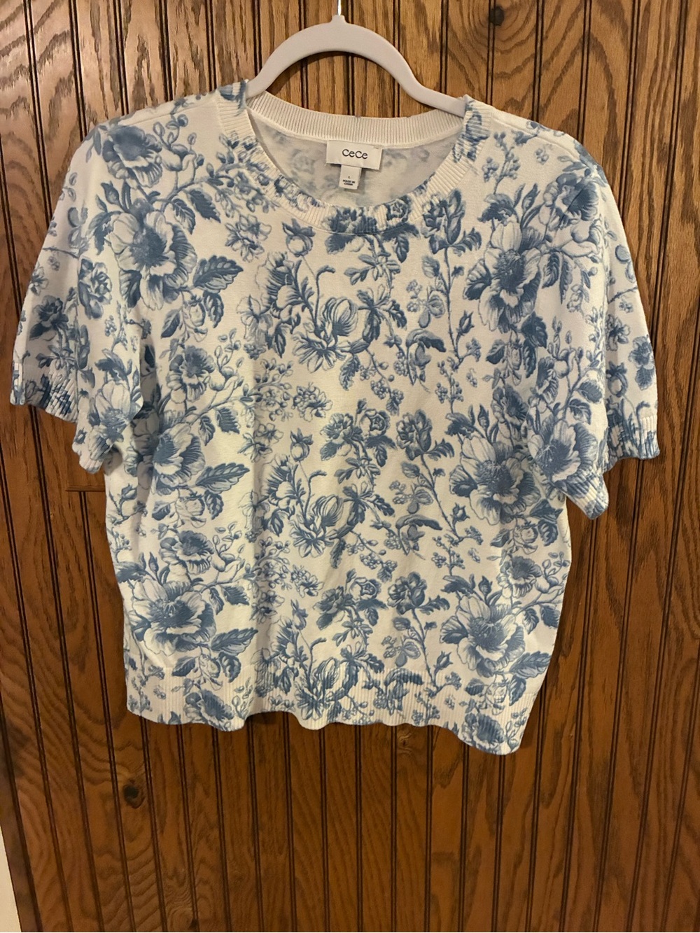 CeCe White and Blue Floral Short Sleeve Knit Tee